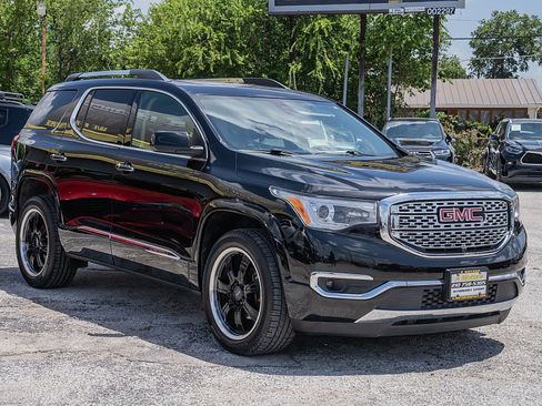 Used 2019 GMC Acadia Denali w/ Technology Package FWD image 3