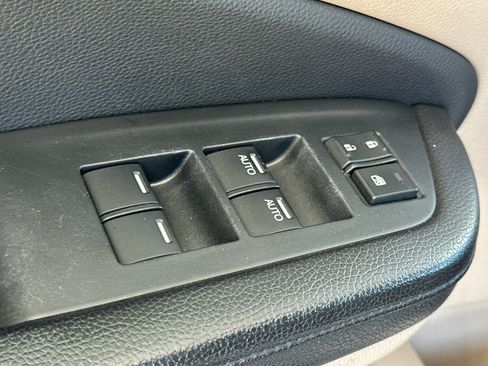 Used 2016 Honda Pilot Touring image 13