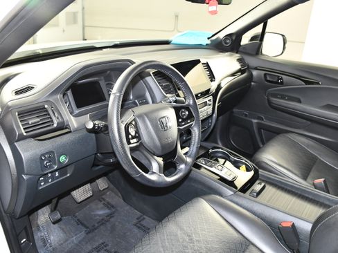 Certified 2023 Honda Passport Elite image 2