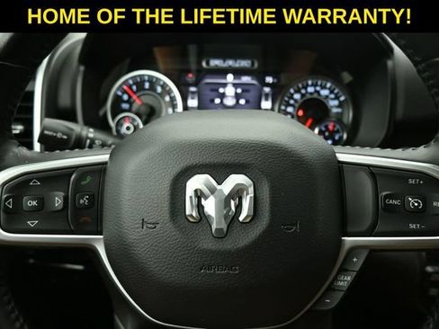 Used 2020 RAM 1500 Big Horn AWD/4WD image 19