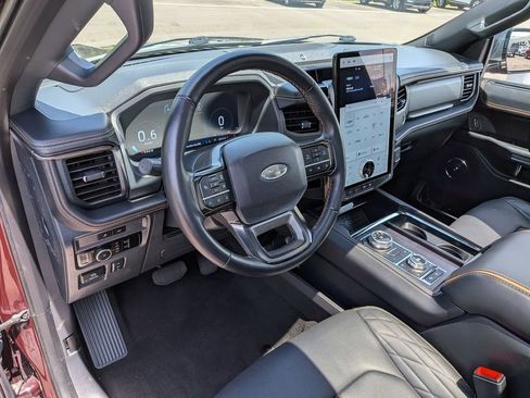 Used 2024 Ford Expedition Platinum AWD/4WD image 10