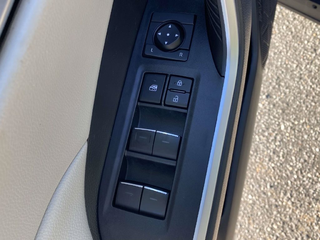 Used 2024 Toyota RAV4 XLE w/ Convenience Package FWD image 17