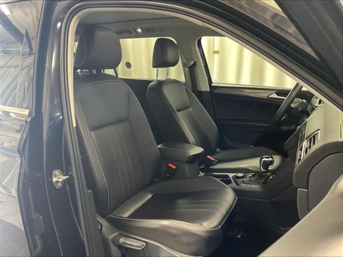 Used 2023 Volkswagen Tiguan SE image 10