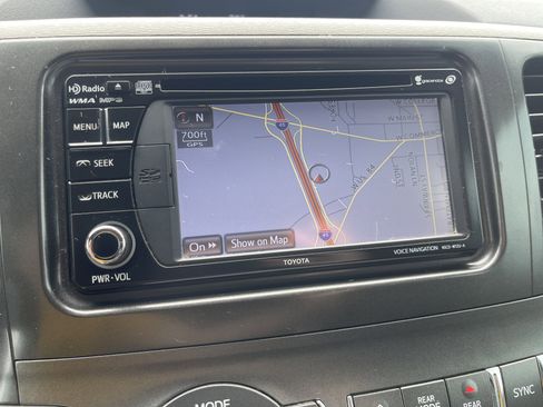 Used 2014 Toyota Sienna SE w/ SE Premium Package w/Entune image 28