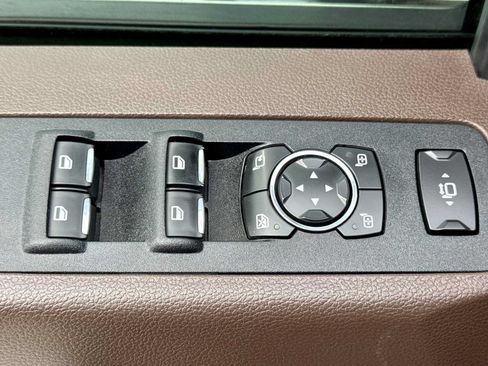 Used 2018 Ford F250 King Ranch w/ King Ranch Ultimate Package AWD/4WD image 16