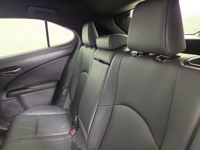 Used 2022 Lexus UX 200 w/ Accessory Package (Z2) FWD image 15