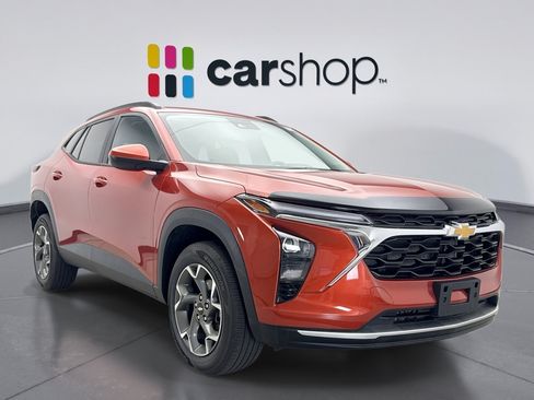 Used 2024 Chevrolet Trax LT w/ Driver Confidence Package FWD image 7