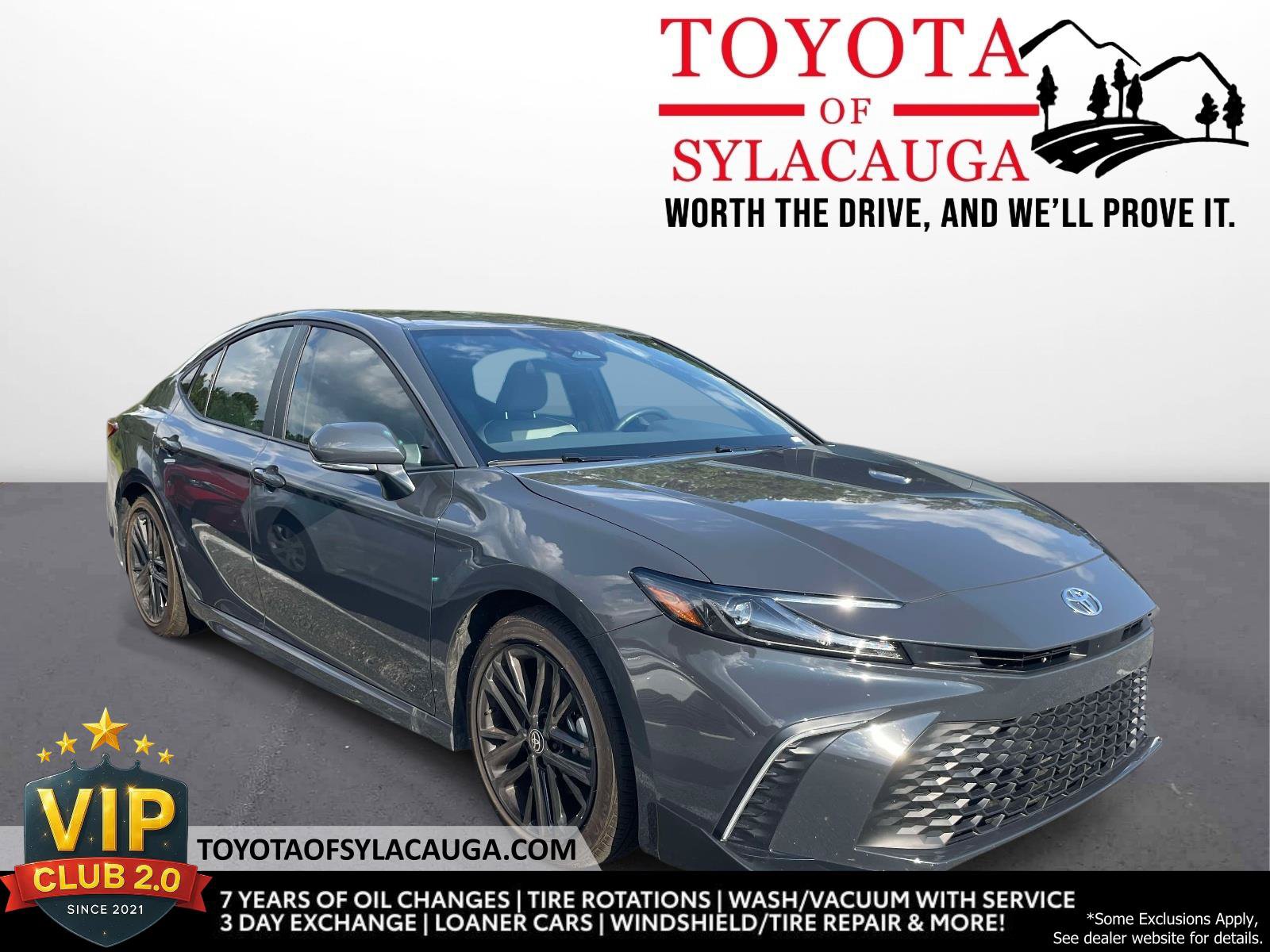 Used 2026 Toyota Camry SE FWD image 1