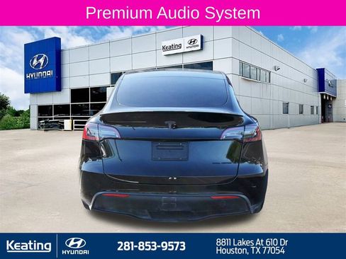 Used 2023 Tesla Model Y Performance image 5