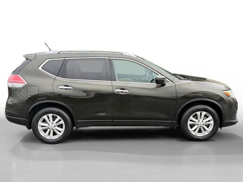 Used 2016 Nissan Rogue SV image 6