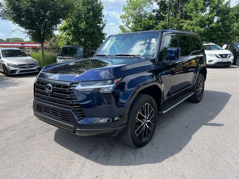 Used 2026 Lexus GX 550 w/ Accessory Package (2T) AWD/4WD image 3