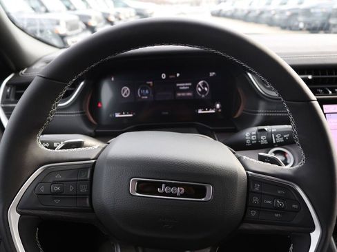 New 2025 Jeep Grand Cherokee Limited w/ MOPAR Finishing Package image 34