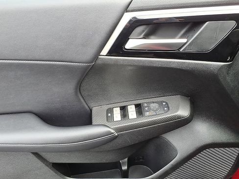 Used 2024 Mitsubishi Outlander SE image 11