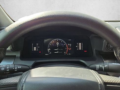 Used 2025 Toyota Tacoma SR5 AWD/4WD image 10