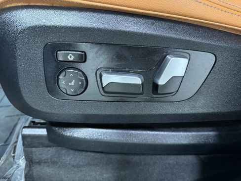 Used 2021 BMW X7 xDrive40i w/ Premium Package image 33
