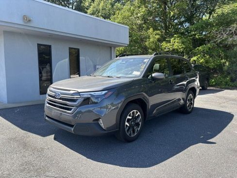 Certified 2025 Subaru Forester Premium AWD/4WD image 1