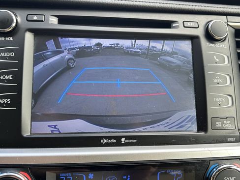 Used 2015 Toyota Highlander XLE image 10