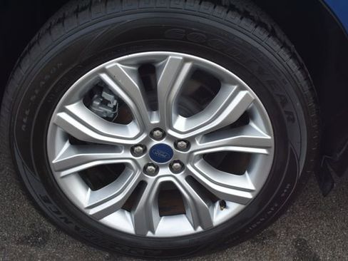 Used 2022 Ford Edge Titanium w/ Equipment Group 301A AWD/4WD image 53