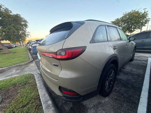 Used 2025 MAZDA CX-70 3.3 Turbo w/ Preferred Package AWD/4WD image 2