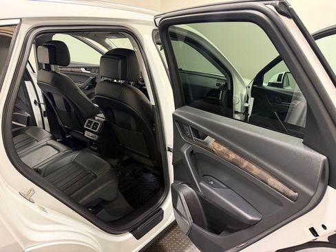 Used 2018 Audi Q5 2.0T Premium Plus w/ Premium Plus Package AWD/4WD image 13