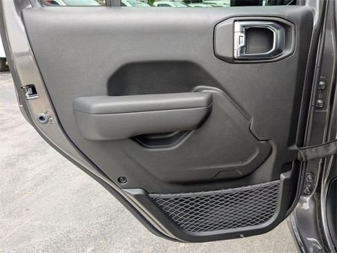 New 2025 Jeep Gladiator Sport image 25