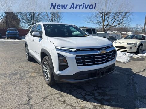 Certified 2025 Chevrolet Equinox LT image 2