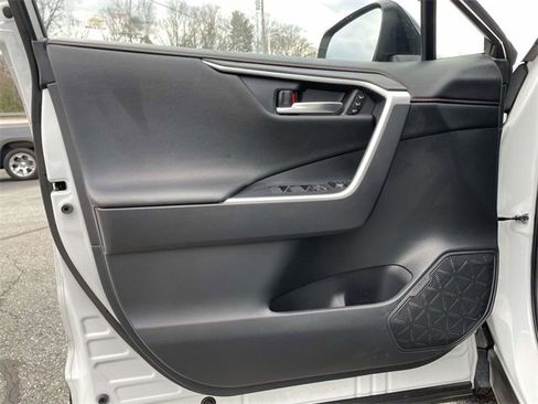 Used 2025 Toyota RAV4 XSE image 18