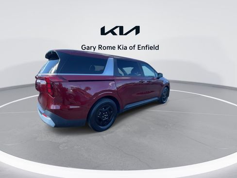Used 2025 Kia Carnival FWD image 8