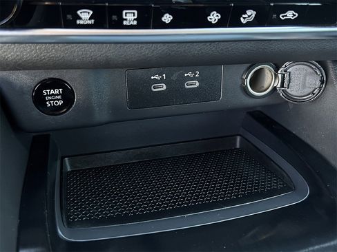 Certified 2025 Nissan Rogue SV image 18