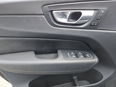 Certified 2023 Volvo XC60 B5 Plus w/ Climate Package AWD/4WD image 12