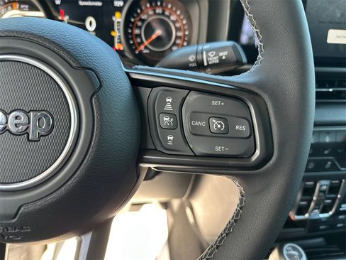 New 2025 Jeep Gladiator Sport image 20