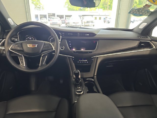 Used 2023 Cadillac XT5 Premium Luxury w/ Technology Package AWD/4WD image 11