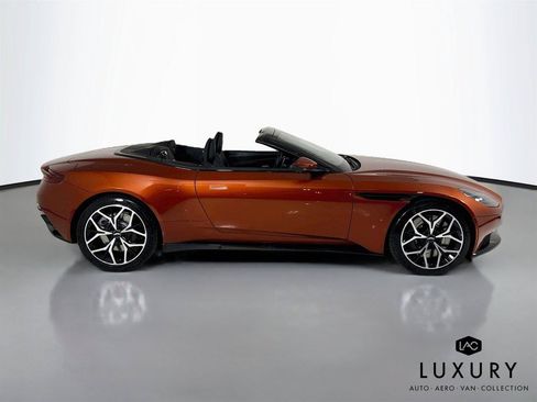 Used 2019 Aston Martin DB11 Volante RWD image 5