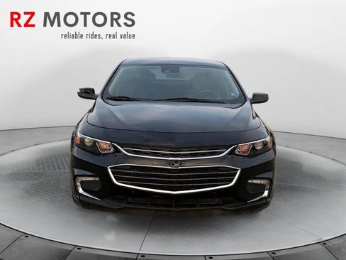 Used 2018 Chevrolet Malibu Hybrid w/ Driver Confidence Package image 8