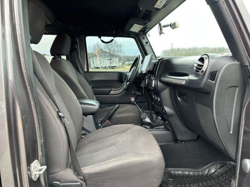 Used 2016 Jeep Wrangler Unlimited Sport AWD/4WD image 8