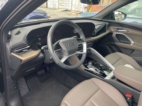 Certified 2025 Audi Q5 Premium w/ Convenience Package AWD/4WD image 10