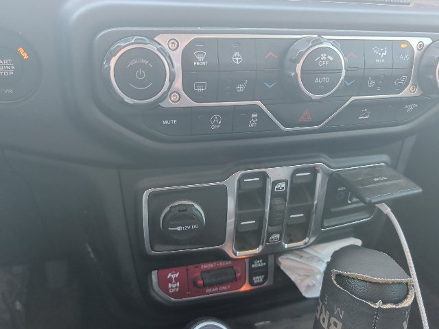 Used 2021 Jeep Gladiator Rubicon AWD/4WD image 15