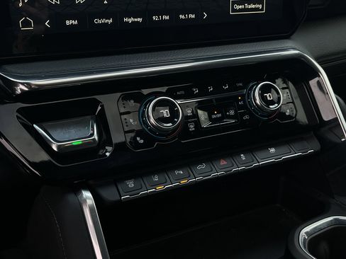 Used 2025 GMC Sierra 3500 Denali w/ Denali Reserve Package image 19