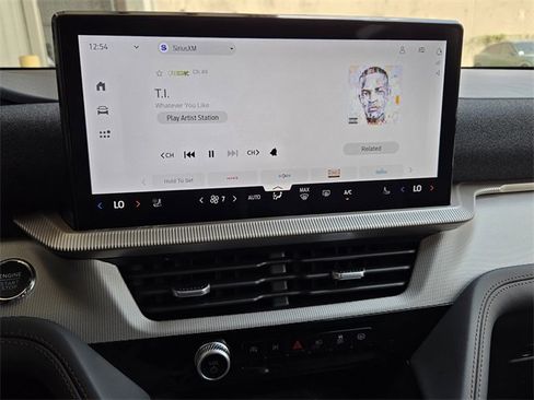 New 2025 Ford Explorer Active w/ Active Comfort Package image 13