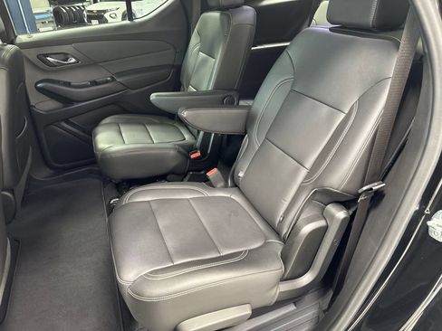 Used 2023 Chevrolet Traverse LT w/ LT Premium Package AWD/4WD image 44