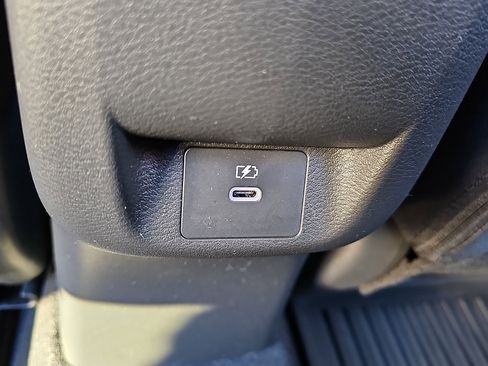 Certified 2025 Nissan Versa SV w/ Trunk Package image 11