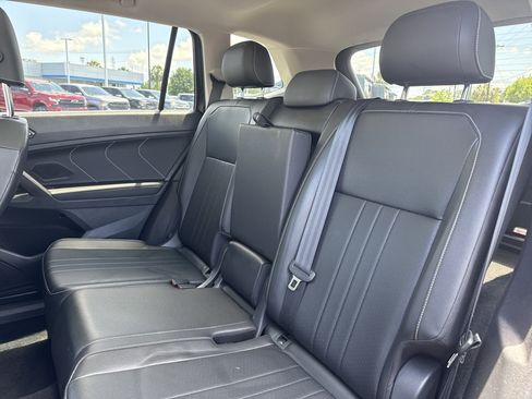 Used 2022 Volkswagen Tiguan SE w/ Panoramic Sunroof Package AWD/4WD image 40
