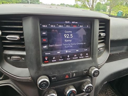Used 2020 RAM 2500 Tradesman w/ Chrome Appearance Group AWD/4WD image 19