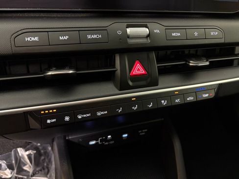 New 2025 Kia K4 LXS image 26