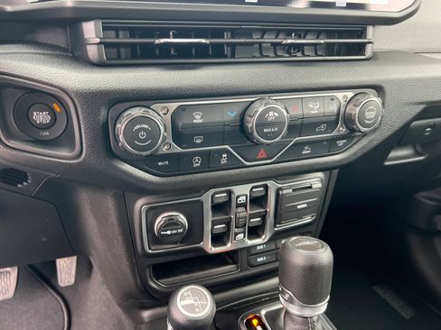 New 2026 Jeep Gladiator Sport image 24