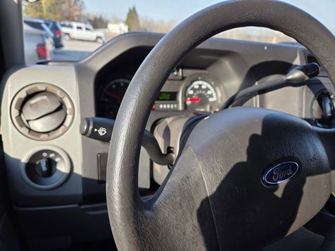 Used 2009 Ford E-150 and Econoline 150 image 7