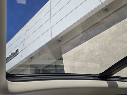 Used 2023 Buick Envision Avenir image 28