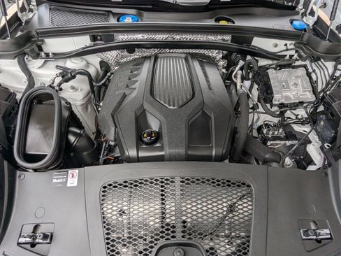 Certified 2026 Porsche Macan AWD/4WD image 27