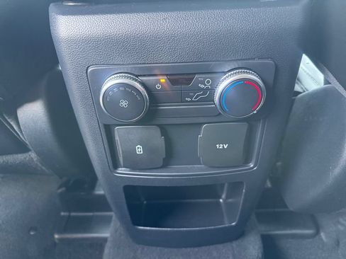 Used 2021 Ford Explorer XLT w/ Equipment Group 202A AWD/4WD image 19