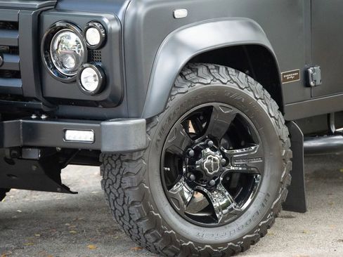 Used 1992 Land Rover Defender 110 image 2